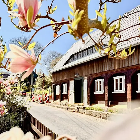 Historic Timber House In Zittau Mountains Prázdninový dům Großschönau