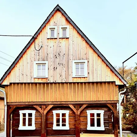 Historic Timber House In Zittau Mountains بيت للعطل غروسشوناو