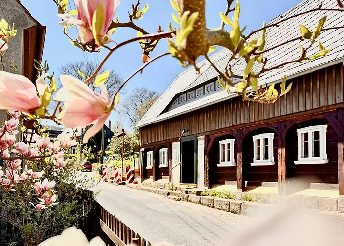 بيت للعطل Historic Timber House In Zittau Mountains غروسشوناو